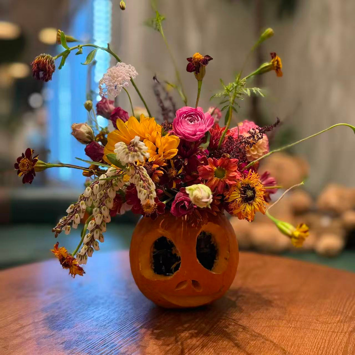 Halloween Special Pumpkin Fresh Floral Arrahgement Workshop