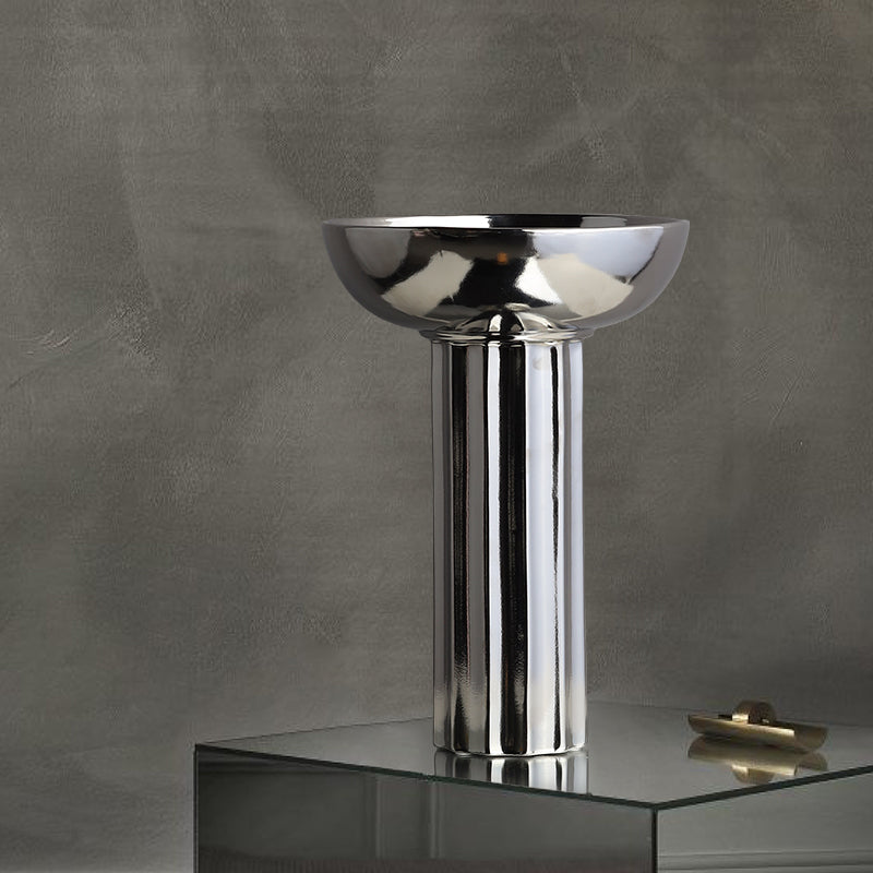 Modern Metallic Vases – Sculptural Decor with Contemporary Charm