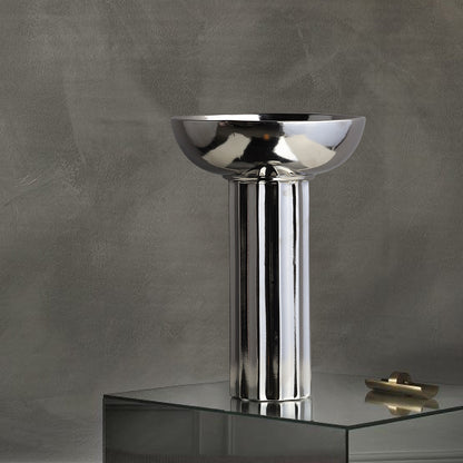Modern Metallic Vases – Sculptural Decor with Contemporary Charm