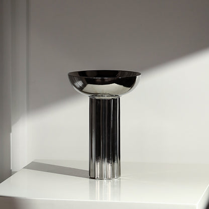 Modern Metallic Vases – Sculptural Decor with Contemporary Charm