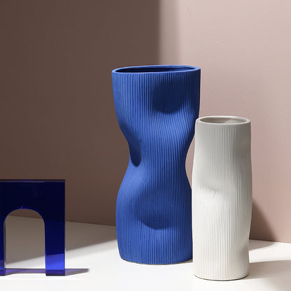 Sculptural Wave Vases – A Fusion of Art and Functionality