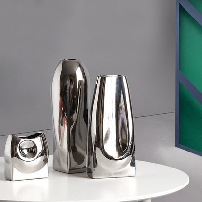 Modern Metallic Vases – Sculptural Decor with Contemporary Charm