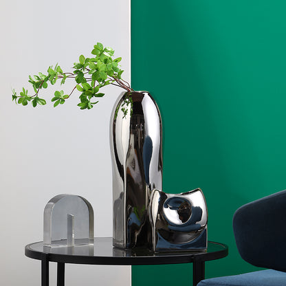Modern Metallic Vases – Sculptural Decor with Contemporary Charm