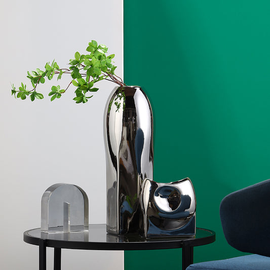 Modern Metallic Vases – Sculptural Decor with Contemporary Charm