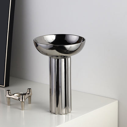 Modern Metallic Vases – Sculptural Decor with Contemporary Charm
