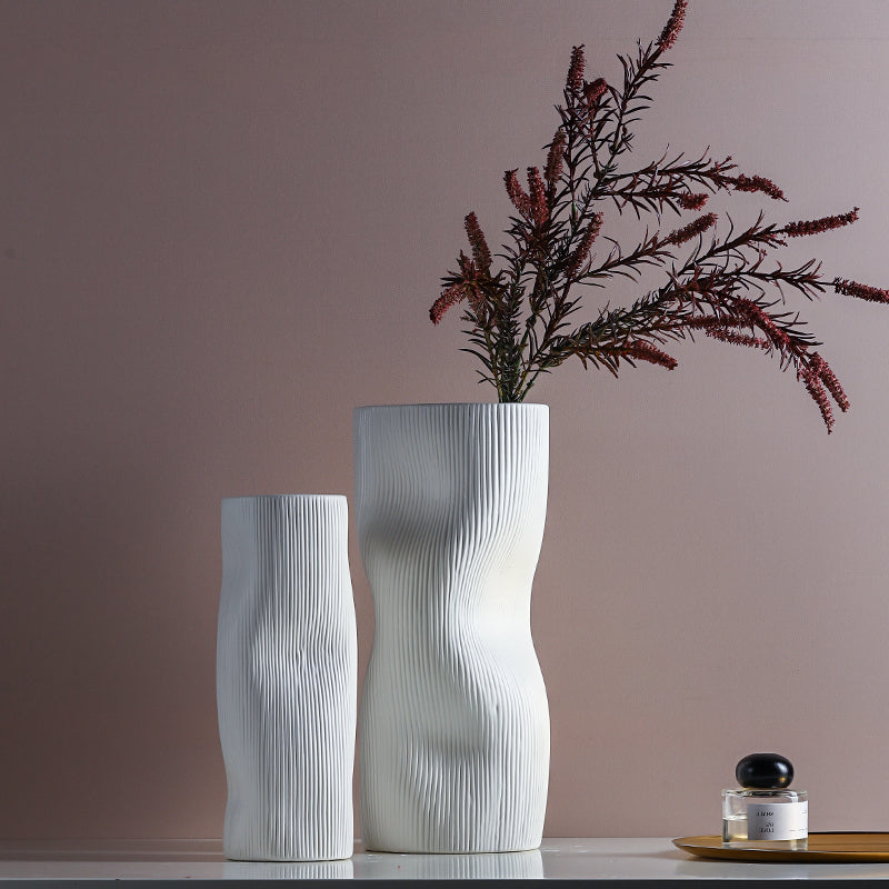 Sculptural Wave Vases – A Fusion of Art and Functionality