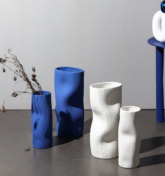 Sculptural Wave Vases – A Fusion of Art and Functionality
