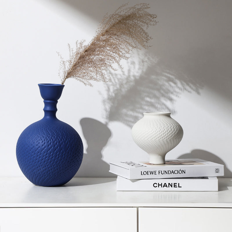 Artistic Textured Vases – A Harmony of Form and Elegance