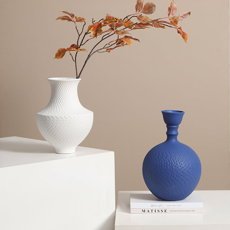 Artistic Textured Vases – A Harmony of Form and Elegance
