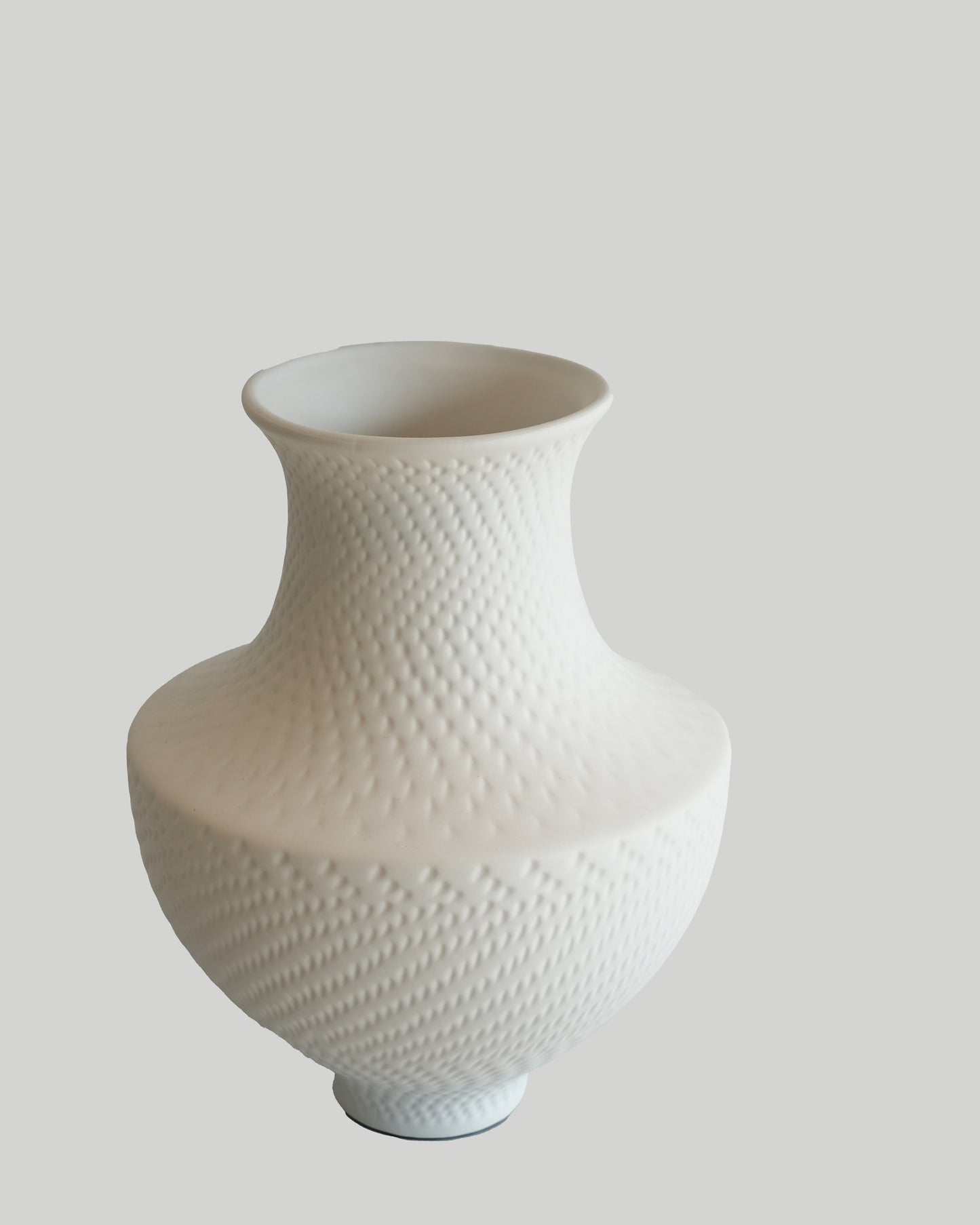 Artistic Textured Vases – A Harmony of Form and Elegance