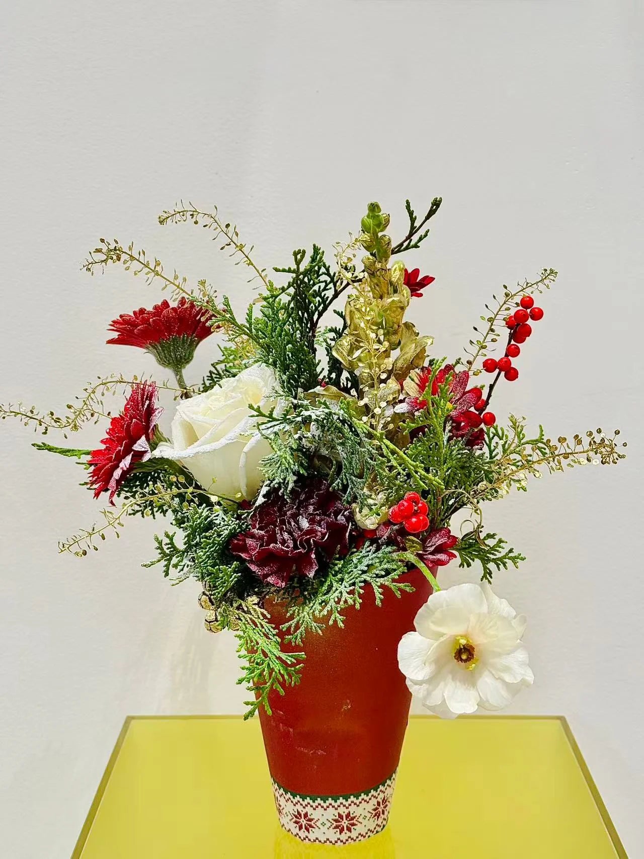 Holiday table flower centerpiece subscription