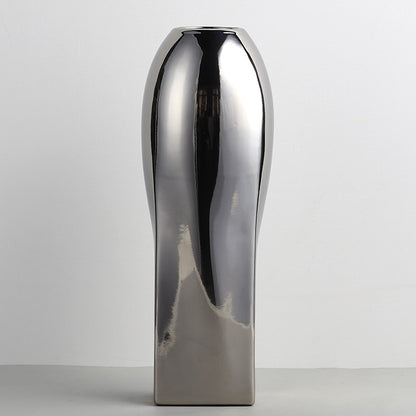 Modern Metallic Vases – Sculptural Decor with Contemporary Charm