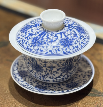 Sweet White Early Summer Gaiwan – Blue and White